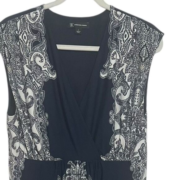 INC Bandana Print Maxi Dress Womens Large Navy Blue White Jersey Wrap V-Neck - Picture 2 of 5